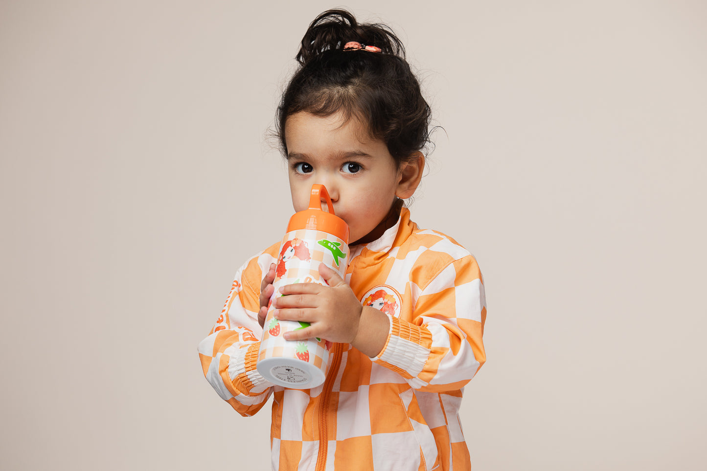 Emma Memma Gingham Drink Bottle showing lid detail