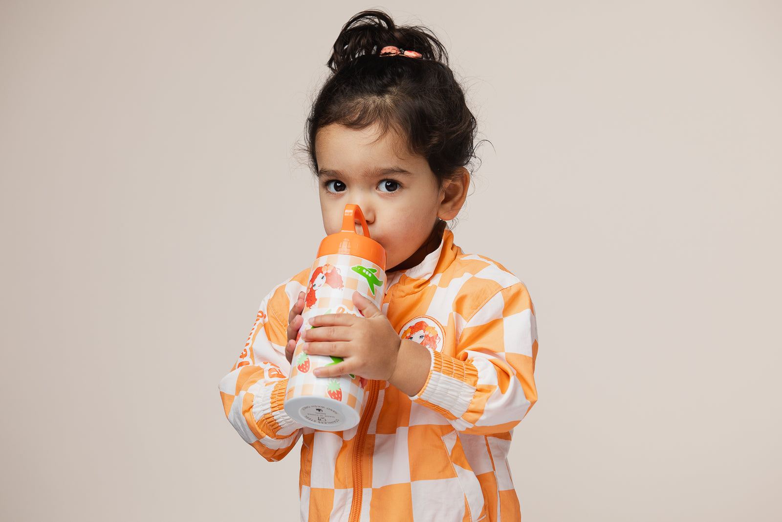 Emma Memma Gingham Drink Bottle showing lid detail